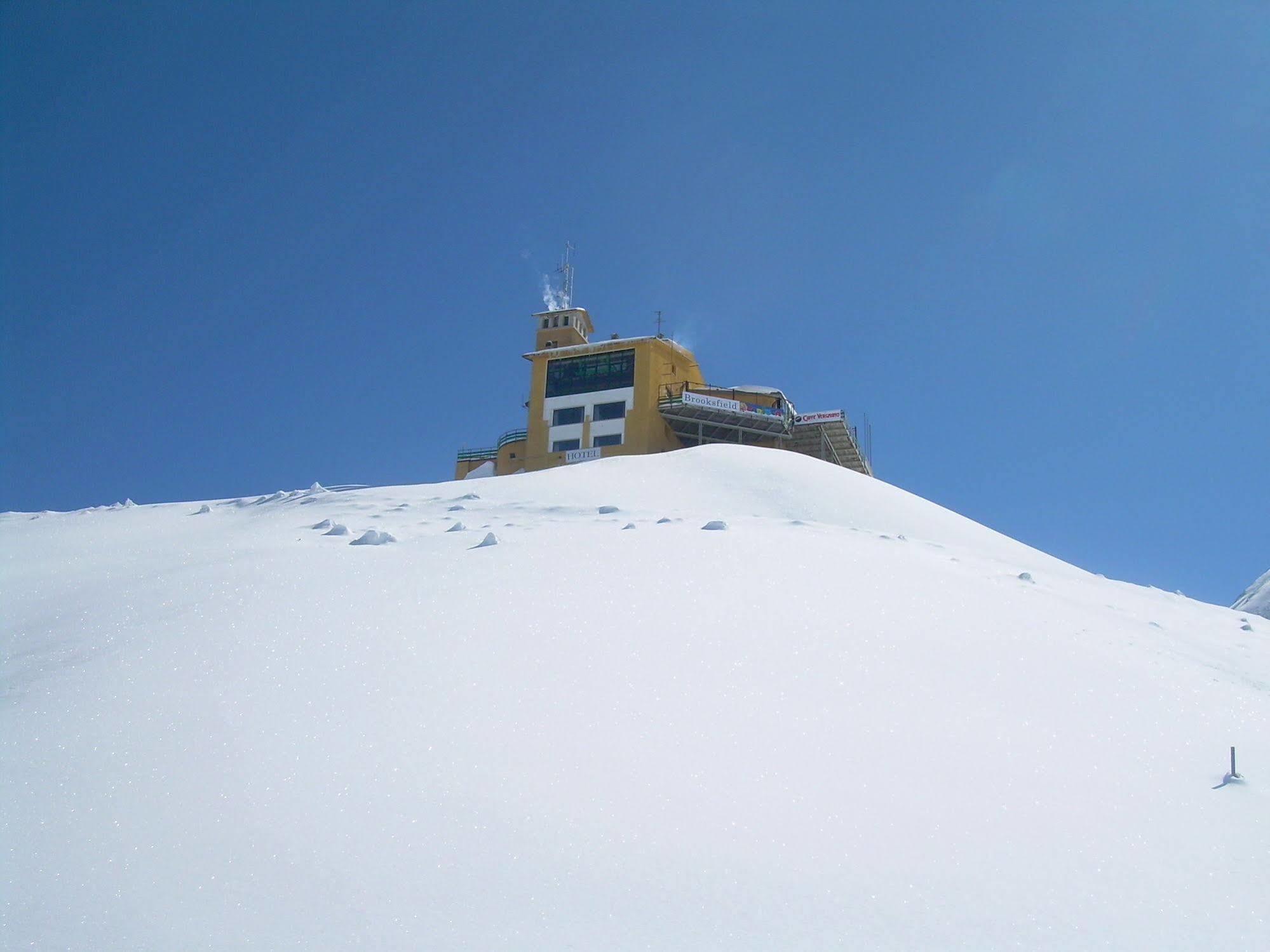 Hotel Tana Della Volpe Sestriere Esterno foto